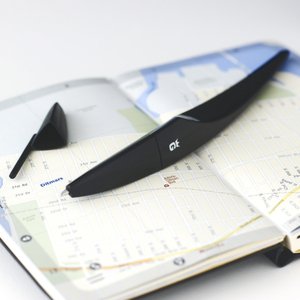 Fjader pen with cap in Black