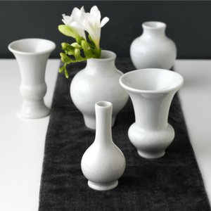 Williamsburg Chinois set of 5 Mini Vases White