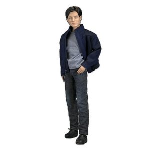 PETER PARKER (TOBY MAGUIRE) IN CLASSIC STREET CLOTHES
