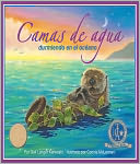 Camas de agua durmiendo en el oc&eacute;ano