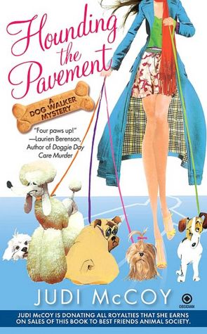 Hounding the Pavement (Dog Walker Mystery Series #1)