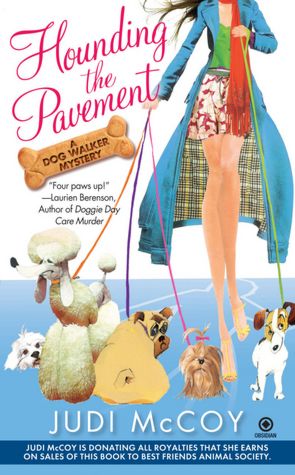 Hounding the Pavement (Dog Walker Mystery Series #1)