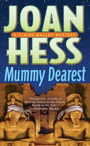 Mummy Dearest (Claire Malloy Series #17)