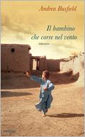 Il bambino che corre nel vento