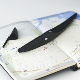 Fjader pen with cap in Black